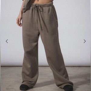 CORE STRAIGHT LEG SWEATPANT